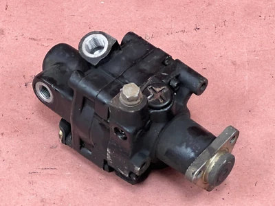 BMW 525 530I 535I E34 Power Steering Pump OEM #93210 - Image 1 of 4