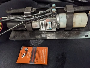 Motor y bomba mecanismo capota Ford Mustang 2008-2014 + BOTELLA ACEITE HIDRAULIC - Foto 1 di 3