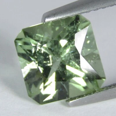 3.11 克拉天然华丽绿色碧玺 8.4 毫米辐射切割莫桑比克宝石 — 第 1/4 张图片