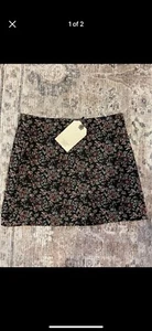 New Girls Zara Black Mini Roses Floral Skirt Size 9/10 - Picture 1 of 2