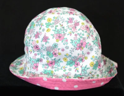 Carter's  baby girl Reversible hat  0-6 mo old Excellent condition, PINK, WHITE - Image 1 of 4