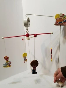 DE COLECCIÓN JOVEN AÑOS L'IL URCHINS MUSICAL CUNA DE MADERA MÓVIL BEBÉ GUARDERÍA - Imagen 1 de 11