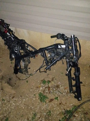 15 2015 Yamaha YZFR3 YZF R3 OEM cuadro principal chasis recto salvavidas chasis Foto 1 de 4