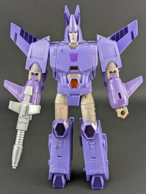 Transformers Kingdom Cyclonus complete Hasbro WFC Voyager Class Generations - Image 1 of 4
