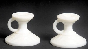 Paar Vintage Kerzenständer Milchglas gerippt konisch Fingerring Griff - Bild 1 von 5