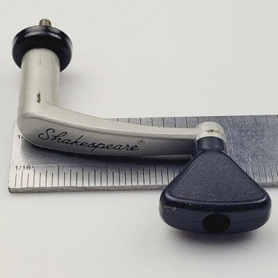 Mango de carrete giratorio Shakespeare 20-65 piezas plateado Foto 1 de 4