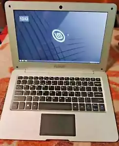 Fusion5 Lapbook T50 32GB 2gb ram 11in Laptop Linux Mint Debian - Picture 1 of 9