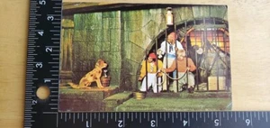 Walt Disney World Postcard Pirates of the Caribbean Its a Dog Life Prisoners Key - Picture 1 of 3