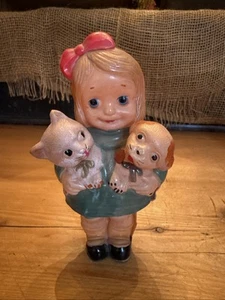Giocattolo in celluloide gattino cucciolo che tiene bambina vintage Giappone raro - Foto 1 di 6