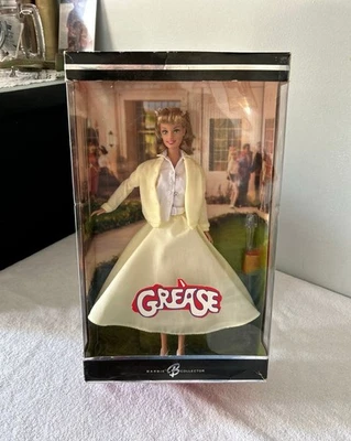 Barbie Edición Coleccionista Muñeca Grasa Sandy Olivia Newton John 2004 Con Caja. Foto 1 de 4