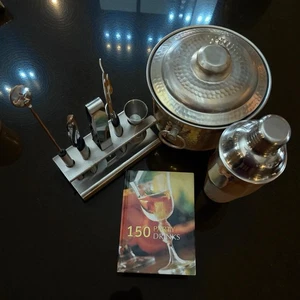 Alles außer dem Alkohol: Italienischer Eiskübel aus gehämmertem Aluminium aus der Mitte des Jahrhunderts - Bild 1 von 14