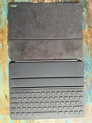 Apple Smart Keyboard Folio für iPad Pro 12,9 Zoll, Schwarz, 3.-4. Generation - Bild 1 von 3