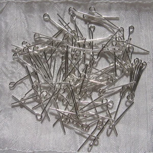 LOT DE 200 TIGES CLOUS À BOUCLE 20mm ARGENTES boucles d'oreilles bijoux AU2.20 - Foto 1 di 2