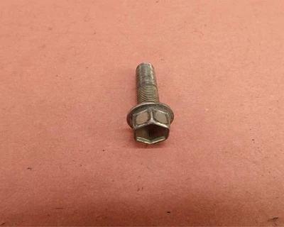 09-19 SUZUKI BOULEVARD M90 VZ1500 БОЛТ - Изображение 1 из 4