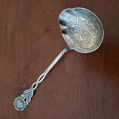 "Cucharón vintage Suecia plateado con mango rosa - cuenco grabado floral, 7""" Foto 1 de 4