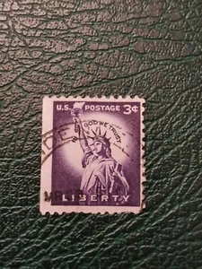 Used US Stamp Statue Of Liberty 3 Cents - Picture 1 of 2