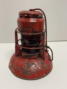 Vintage Dietz, #40 Traffic Guard, painted red,Kerosene Lantern with Red Globe, - Picture 1 of 12