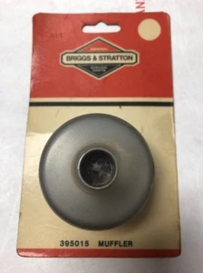 GENUINO Briggs & Stratton Silenciador Escape 395015 Cardado Nuevo Antiguo Stock - Imagen 1 de 4