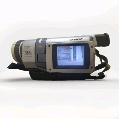 Sony DCR-TRV340E Hi8 Digital8 Retro Vintage Camera Video Tape Camcorder Handycam - Image 1 of 4