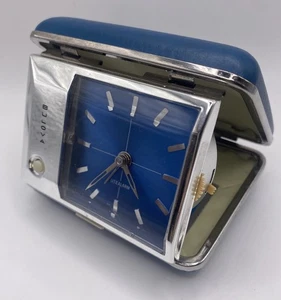 Reloj despertador Bulova Travel Quartz Lite vintage azul con estuche probado y funcionando - Imagen 1 de 12