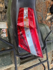 13-15 TOYOTA AVALON OEM RH PASSENGER SIDE TAILLIGHT ASSEMBLY - Picture 1 of 3