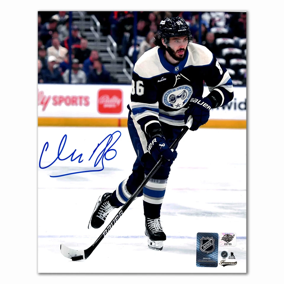 Foto alternativa de chaquetas azules autografiadas por Kirill Marchenko Colón 8x10 Foto 1 de 1