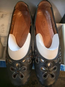 Rayely Spring Step Shoes Size 38/Us 7.5-8 Black Leather Slip On - Picture 1 of 12