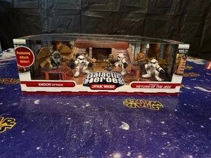 STAR WARS - Galactic Heroes ROTJ Endor Attack Figures Hasbro 2009 BRAND NEW!! - Picture 1 of 7
