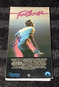 Kevin Bacon rara copertina VHS originale firmata Footloose 1984. 100% autentico!! - Foto 1 di 3