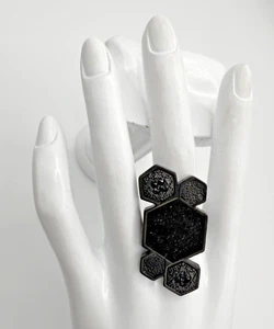 House of Harlow Boho Ring schwarz Leder Wabenmuster - Bild 1 von 7