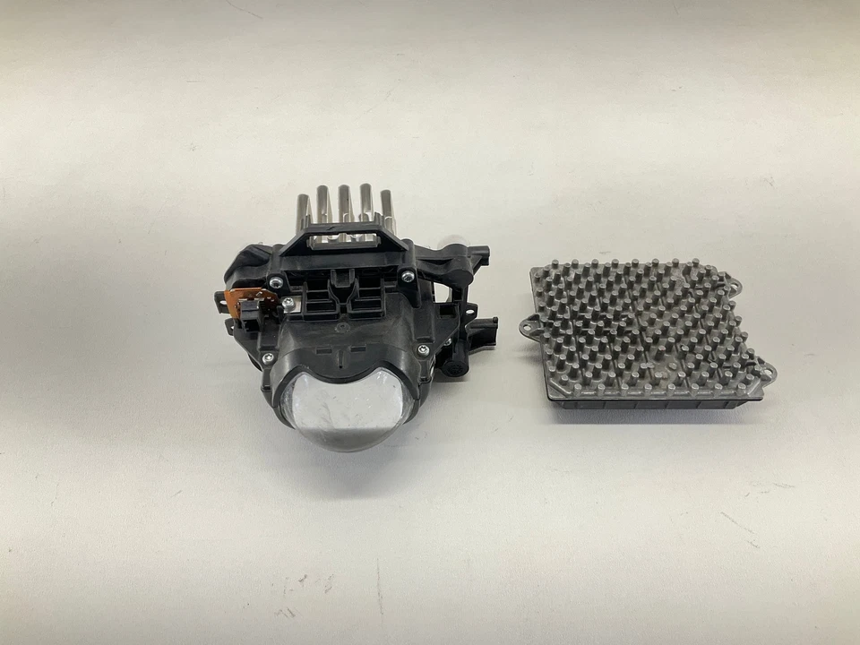 Lente de faro de pasajero delantero derecho LED Mini Cooper S Clubman 16-19 con lastre Foto 1 de 4