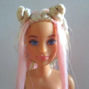 ¡NUEVO! Muñeca Barbie 2020 rosa rubia cabello largo totalmente articulada Millie desnuda - Imagen 1 de 8