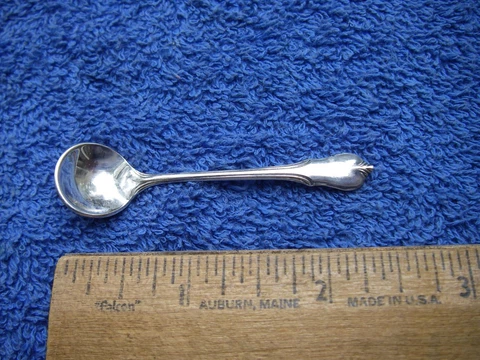 Wallace Sterling GRAND COLONIAL (1942) Original INDIVIDUAL SALT SPOON-No Mono Cover