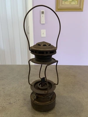 Dietz Scout Antique Small Skater Oil Lantern Lamp Pat 1914 No Glass Made In USA - Image 1 of 4