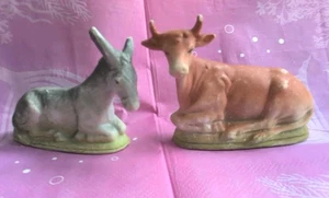 2 Estatuillas Animales Belén Alemania De Colección Burro y Buey En Reposo Vaca Toro 2 1/4" - Imagen 1 de 3