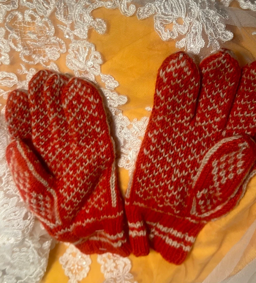 Norwegian Selbu Handknitted SnowflakeOrange100% Wool Mittens Gloves NEW OS - Image 1 of 4