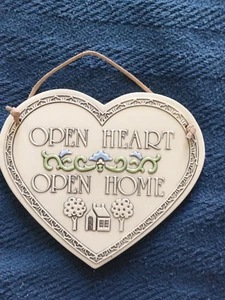 ceramic Welcome Wall Sign open Heart open home Hanging hanger plaque 6.5 x 6 - Picture 1 of 3
