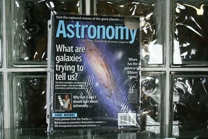 Astronomy Magazine - February 2011 - What are Galaxies Trying To Tell Us? - Imagen 1 de 1