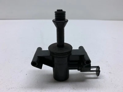 Genuine Mercedes R126 Vacuum Locking Element 0008008075 OEM NOS - Image 1 of 4