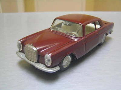 Pilen 305 Mercedes Benz 250 made in Spain 1/43 scale Mebetoys - Image 1 of 4