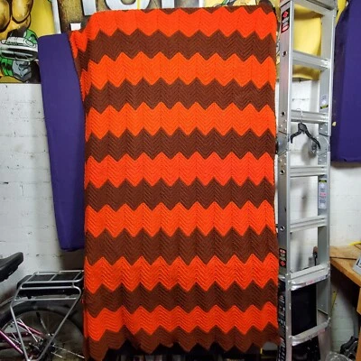 Manta afgana vintage años 70 ganchillo zig zag naranja marrón hecha a mano 72x42 retro Foto 1 de 3