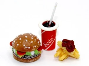 Casa de muñecas miniatura escala 1/12 hamburguesa, papas fritas y bebida FD163 - Imagen 1 de 1