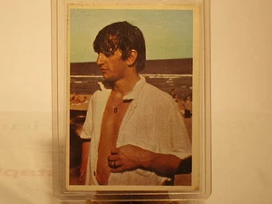 TARJETAS COLECCIONABLES DE LOS BEATLES 1964 TOPPS COLOR #56 RINGO DELANTERO PAUL HABLANDO ATRÁS - Imagen 1 de 3