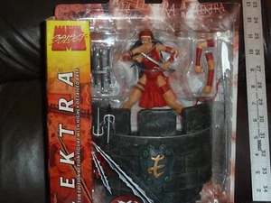 ELEKTRA 6 INCH FIGURE SPECIAL COLLECTOR EDITION FIGURE WITH HIGHLY DETAILED BASE - Picture 1 of 9