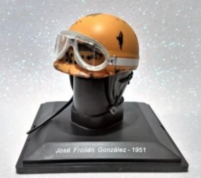 F1 Jose Froilan González Ferrari 1951 Rare Helmet Scale 1:5 Formula 1 + Magazine - Image 1 of 2