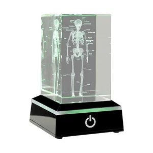 3D-Lasergravur Eines Menschlichen Skeletts in Form Eines Kristallwürfels, G1205 - Bild 1 von 6