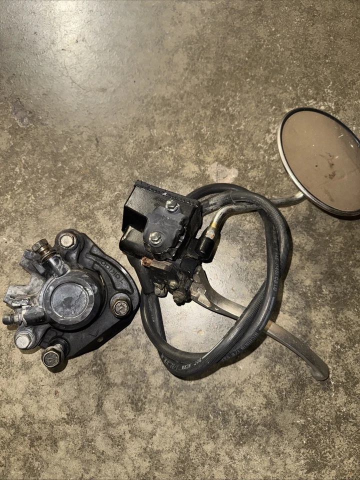 1982 Kawasaki Kz550 C Ltd Front Brake Calliper, Lever And Mirror Retro Style - Image 1 of 1