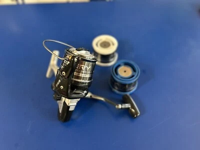 MULINELLO PESCA SURFCASTING TRABUCCO EMERY SURF 8000 CON 3 BOBINE CONICHE NEW - Immagine 1 di 4