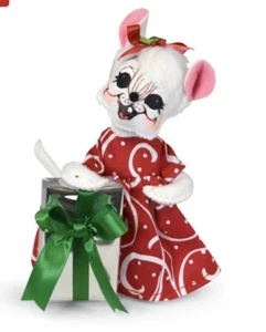 Annalee "CHRISTMAS SWIRL GIFT" 6" MOUSE 2018 #611419 - Picture 1 of 1