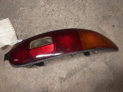 92 93 94 95 96 Mazda MX3 luz trasera lateral pasajero derecho 1992-1996 KOITO 220-61376 Foto 1 de 4